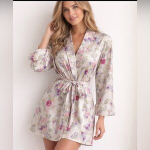Vintage Victoria’s Secret Gold Label Floral Robe Size Small